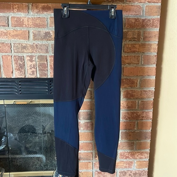 Lululemon Nulu Colour Block High-Rise Tight 25" in Black/True Navy - Picture 1 of 6